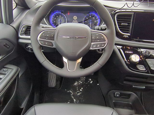 new 2026 Chrysler Pacifica car, priced at $47,714