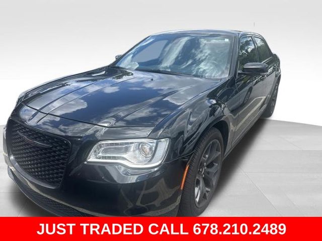 Gloss Black 2021 Chrysler 300 Sedan Rear-Wheel Drive 8-Speed Automatic