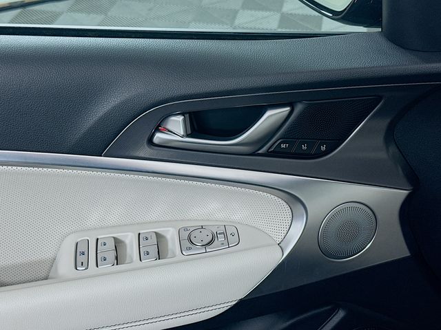 Thumbnail: 2025 Genesis G70 - 18