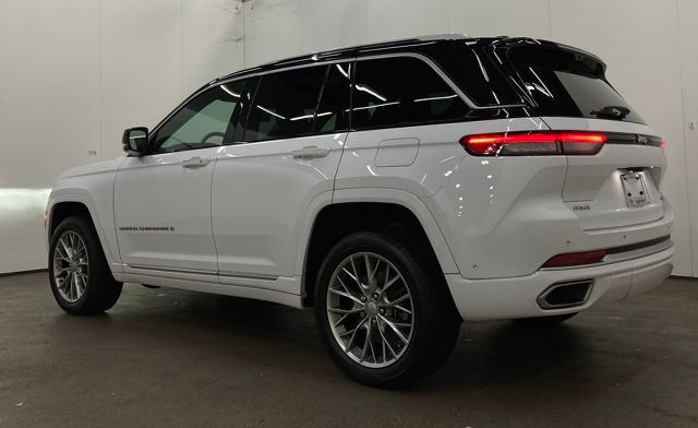 2022 Jeep Grand Cherokee Summit 4x4