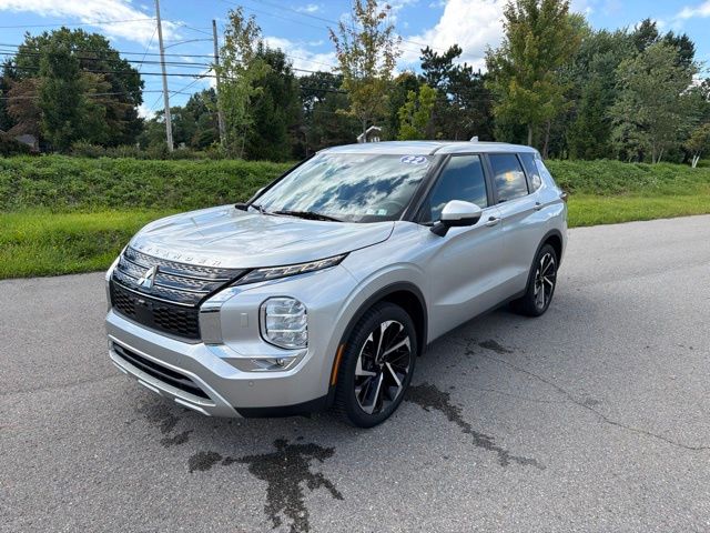 2022 Mitsubishi Outlander SE Silver at Honda North