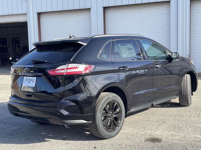 2024 Ford Edge SE 11