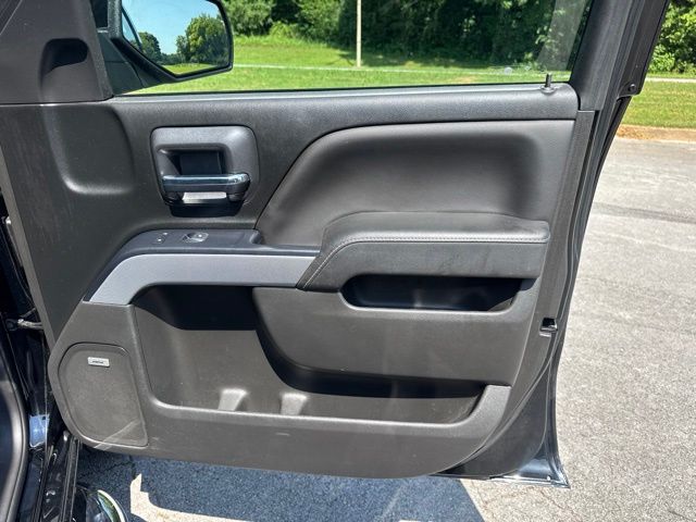 Used 2018 Black Chevrolet LT image 9