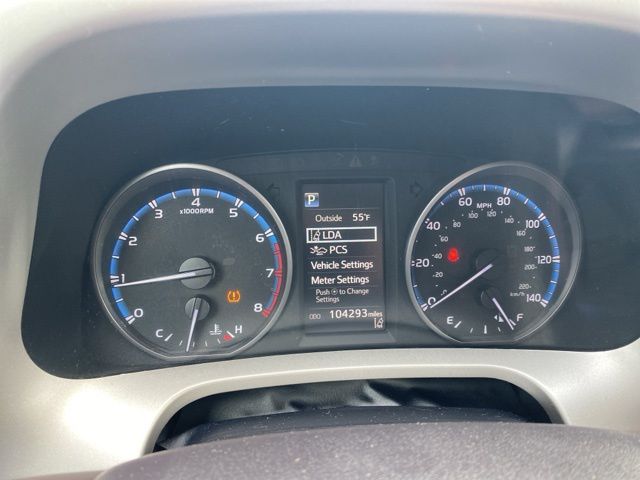 2017 Toyota RAV4 LE photo