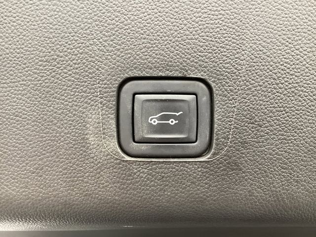 Used Car 2023 Chevrolet Traverse  Premier For Sale Under $35,000 In San Antonio, Texas