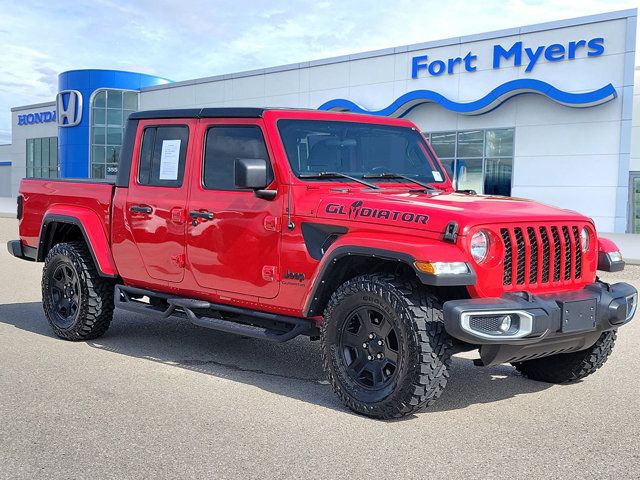 Firecracker Red Clearcoat 2022 Jeep Gladiator Pickup Truck Four-Wheel Drive 8-Speed Automatic