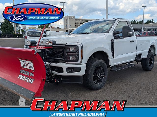 Oxford White 2026 Ford F-250 Super Duty Pickup Truck Four-Wheel Drive Automatic