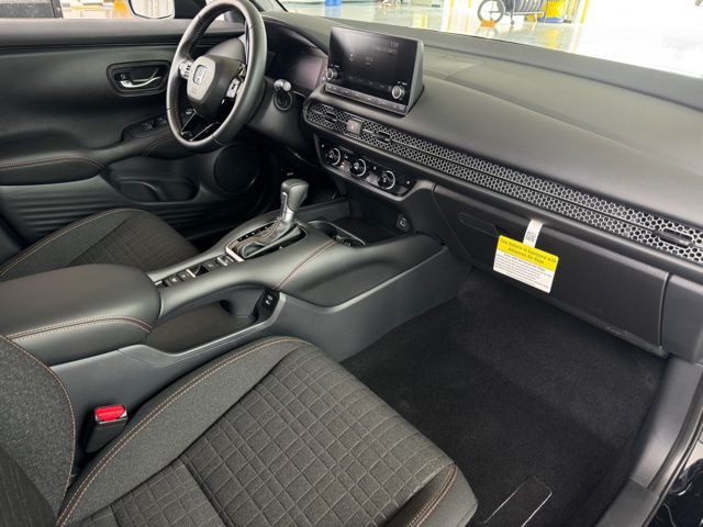 2025 Honda HR-V Sport photo