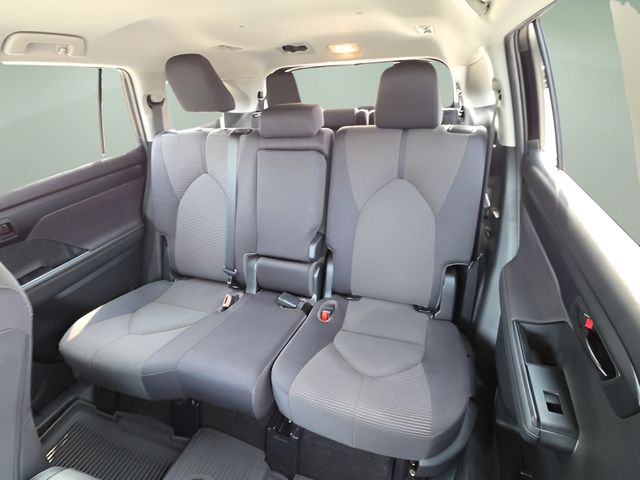 Used 2023 Toyota Highlander Hybrid SUV