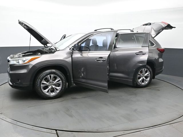 2016 Toyota Highlander LE Plus V6 44