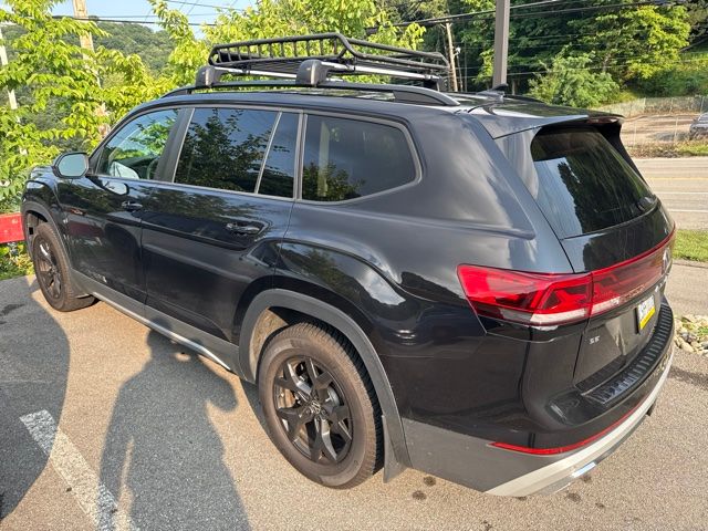 2024 Volkswagen Atlas 2.0T Peak Edition SE w/Technology Black at Sutliff Volkswagen