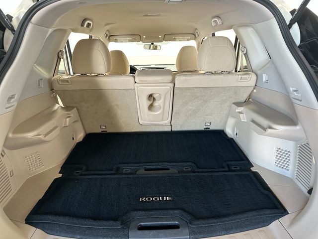 2016 Nissan Rogue SV White at Rafferty Subaru