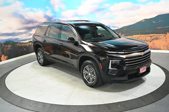 2025 Chevrolet Traverse Negro (Mosaic Black Metallic) SUV/Crossover Todo terreno 8 velocidades Automática