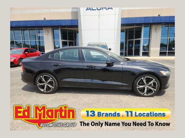 Black 2024 Volvo S60 B5 Core Dark Theme AWD Sedan All-Wheel Drive Automatic