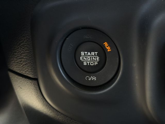 Used 2021 Gray Jeep Mojave image 32