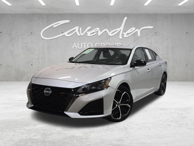 Brilliant Silver Metallic 2024 Nissan Altima Sedan Front-Wheel Drive Continuously Variable Transmission
