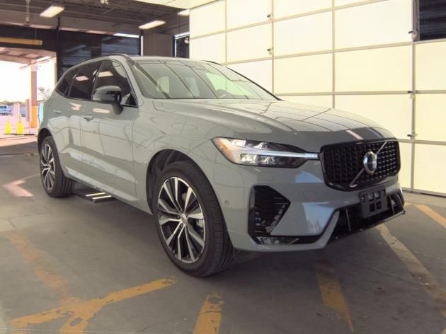 2025 Volvo XC60 B5 Plus