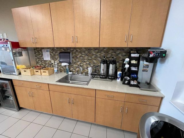 used 2019 Jeep Cherokee car, priced at $17,946