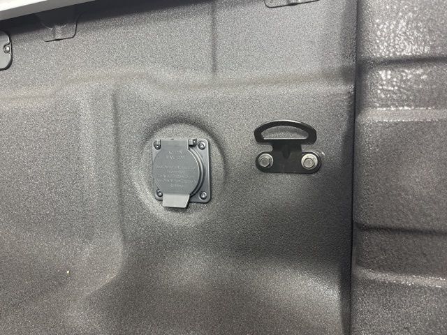 2025 Glacier White Nissan Frontier PRO-X RWD Truck