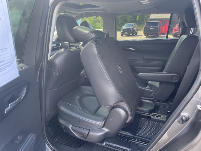 Used 2022 Toyota Highlander Hybrid SUV