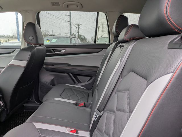 2025 Volkswagen Atlas 2.0T Peak Edition Green at Matthews Motors of Wilmington