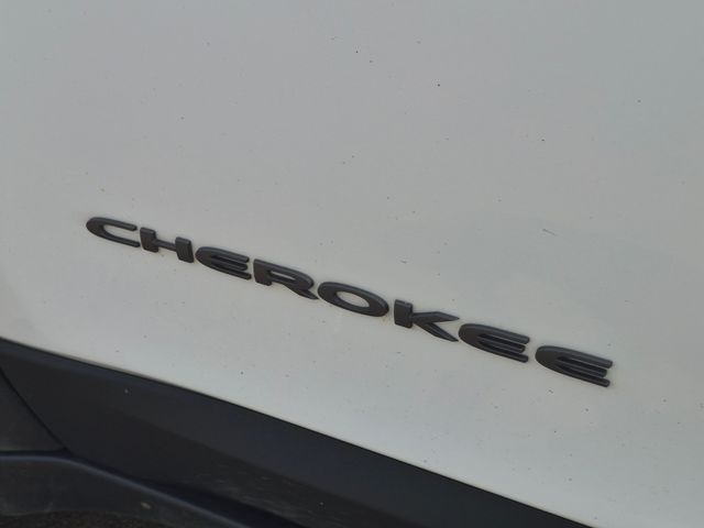 2022 Jeep Cherokee - Image 7