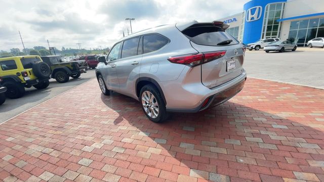 Used 2021 Toyota Highlander SUV