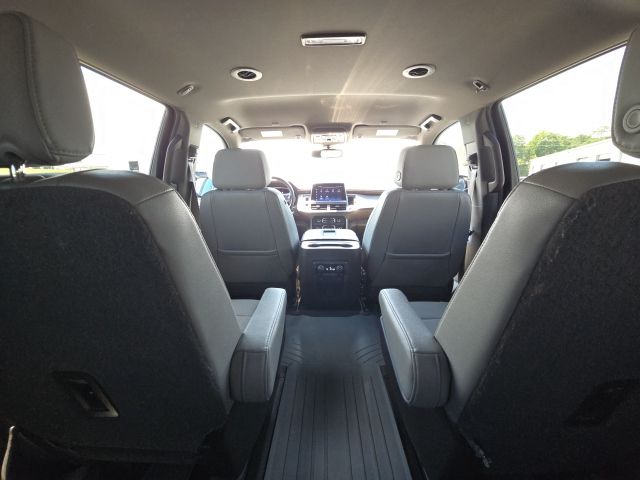 2022 Chevrolet Suburban Z71:43183B