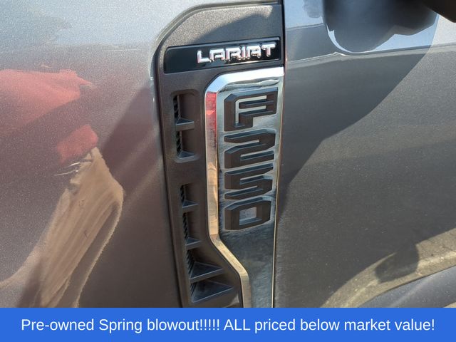 Used 2023 Gray Metallic Ford Lariat image 10