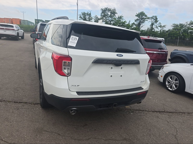 2023 White Metallic Ford Explorer XLT 4X4 SUV