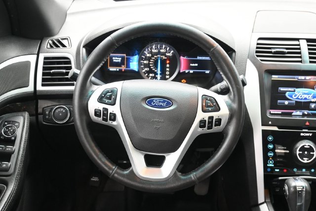 Used 2014 Silver Ford Limited image 27