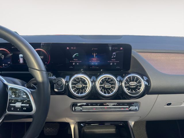Used 2022 White Mercedes-Benz GLA 250 image 15