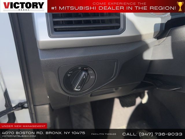 2021 Volkswagen Atlas 3.6L V6 SE w/Technology photo