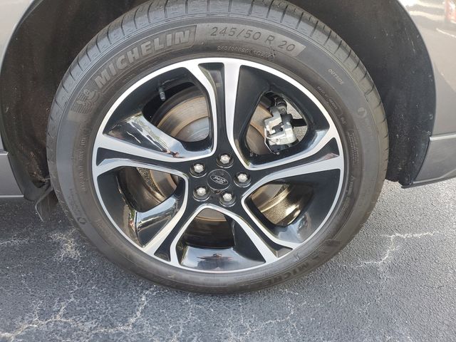 View vehicle photo 5