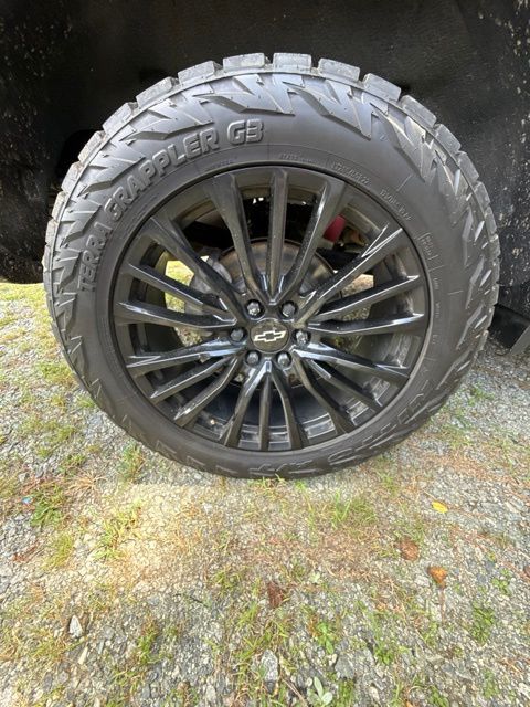Used 2022 Gray Chevrolet LT Trail Boss image 16