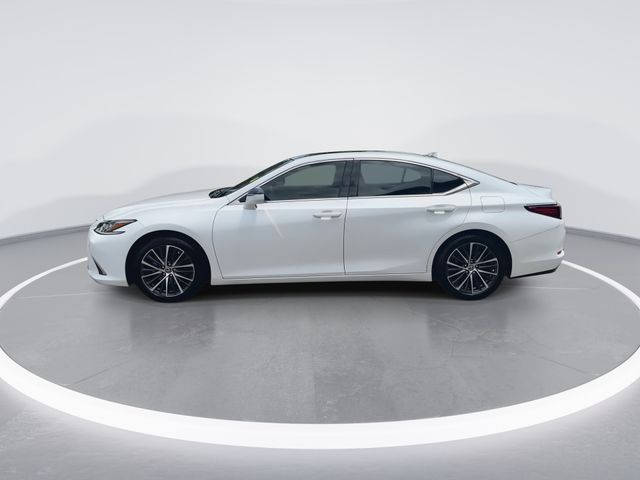 Used 2022 White Lexus 350 image 5
