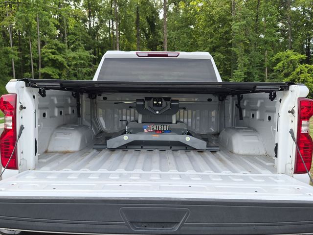 Used 2024 White Chevrolet Custom image 23