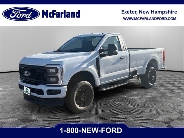 Oxford White 2026 Ford F-350 Super Duty Pickup Truck Four-Wheel Drive Automatic