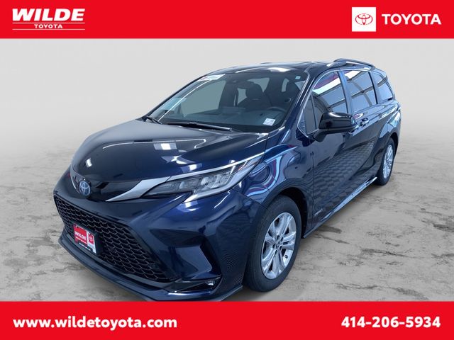 2021 Toyota Sienna XSE 7-Passenger AWD
