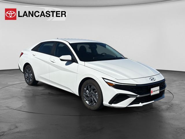 2024 Hyundai Elantra SEL FWD