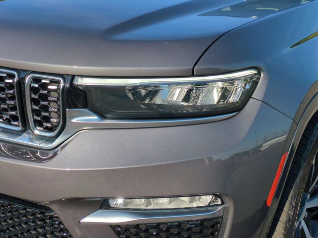 Used 2024 Gray Jeep Summit Reserve image 9