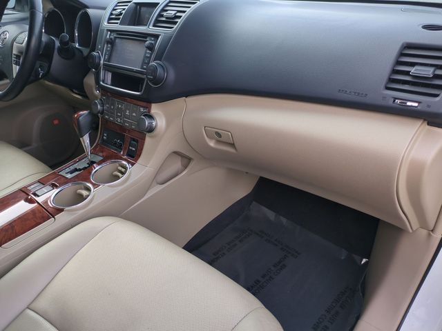 used 2013 Toyota Highlander car, priced at $18,591
