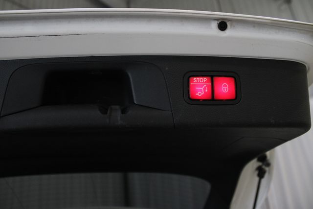 Used 2020 White Mercedes-Benz GLC 300 image 33