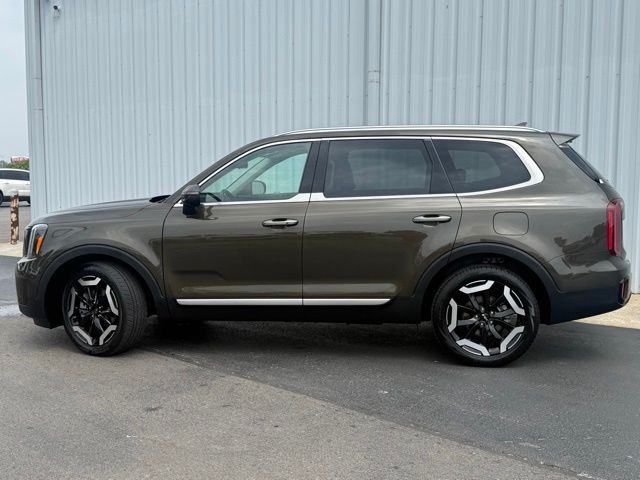 used 2025 Kia Telluride car, priced at $35,457