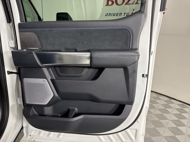 2025 Star White Metallic Tri-Coat Ford Super Duty F-250 SRW Platinum 4X4 Truck