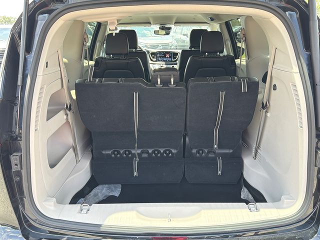 Used 2024 Chrysler Pacifica Van