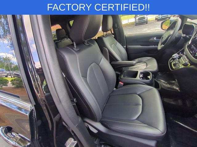 Used 2025 Black Chrysler LX image 33