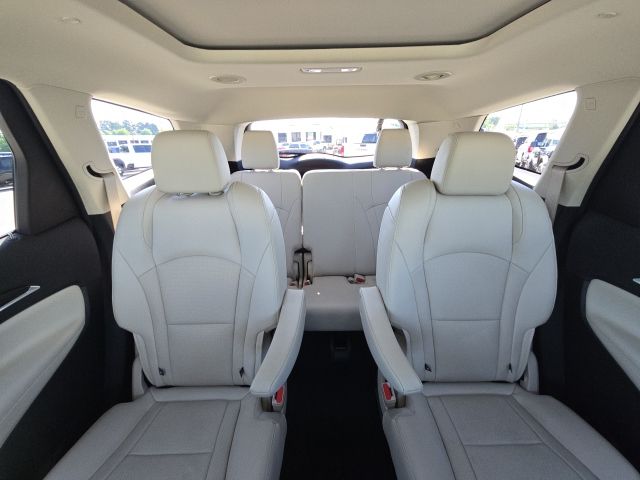 2022 Buick Enclave Essence:C02611