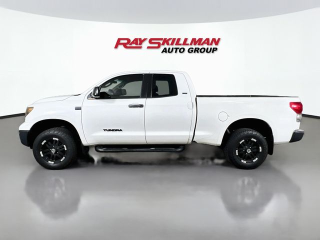 Used 2007 White Toyota SR5 image 4