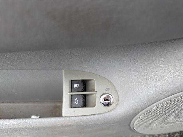 Used 2002 Blue Volkswagen GLS image 12